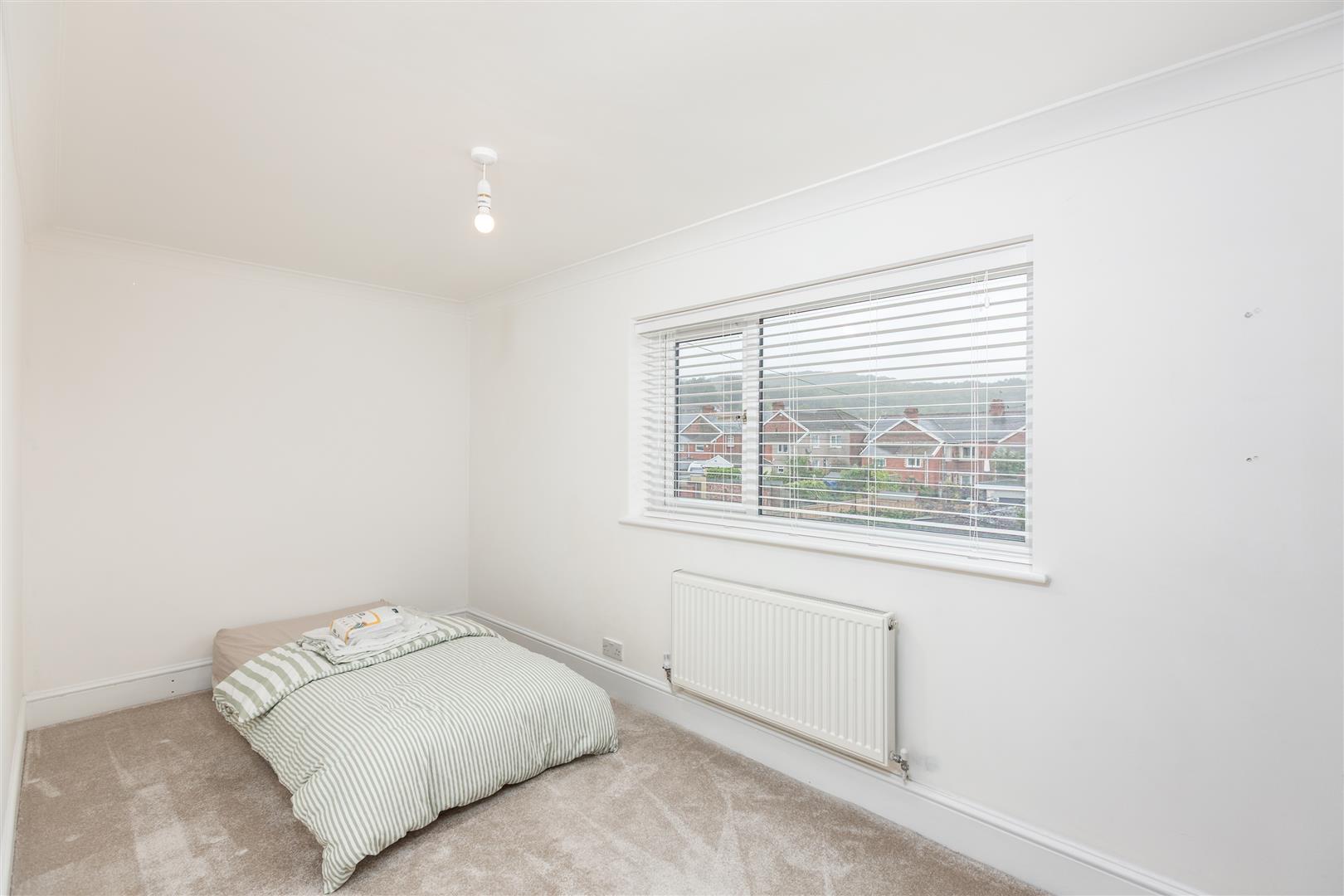 Vardre Road, Clydach, Swansea, SA6 5LP